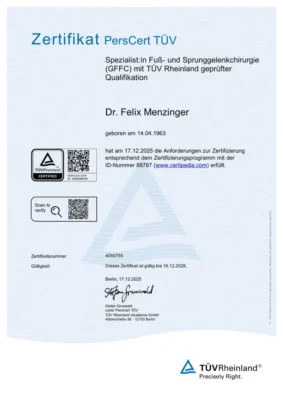 Zertifikat von TÜV Rheinland mit QR-Codes, Unterschrift und Gültigkeitsdatum